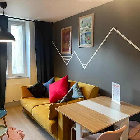 Hypercentre, Atypique, Familial - L'echo Pontarlier